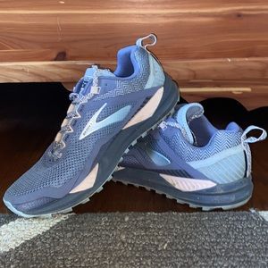 Women’s cascades 14